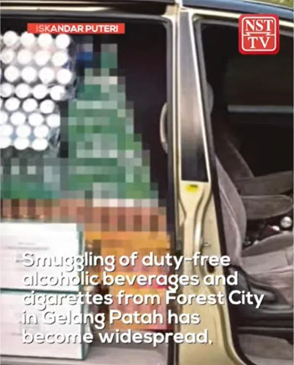 自称与关税局人员关系良好的跑腿用自己的车子运载免税烟酒，以躲避当局的检查，之后再把这些烟酒转移到顾客车上，让顾客带出森林城市。（新海峡时报视频截图）