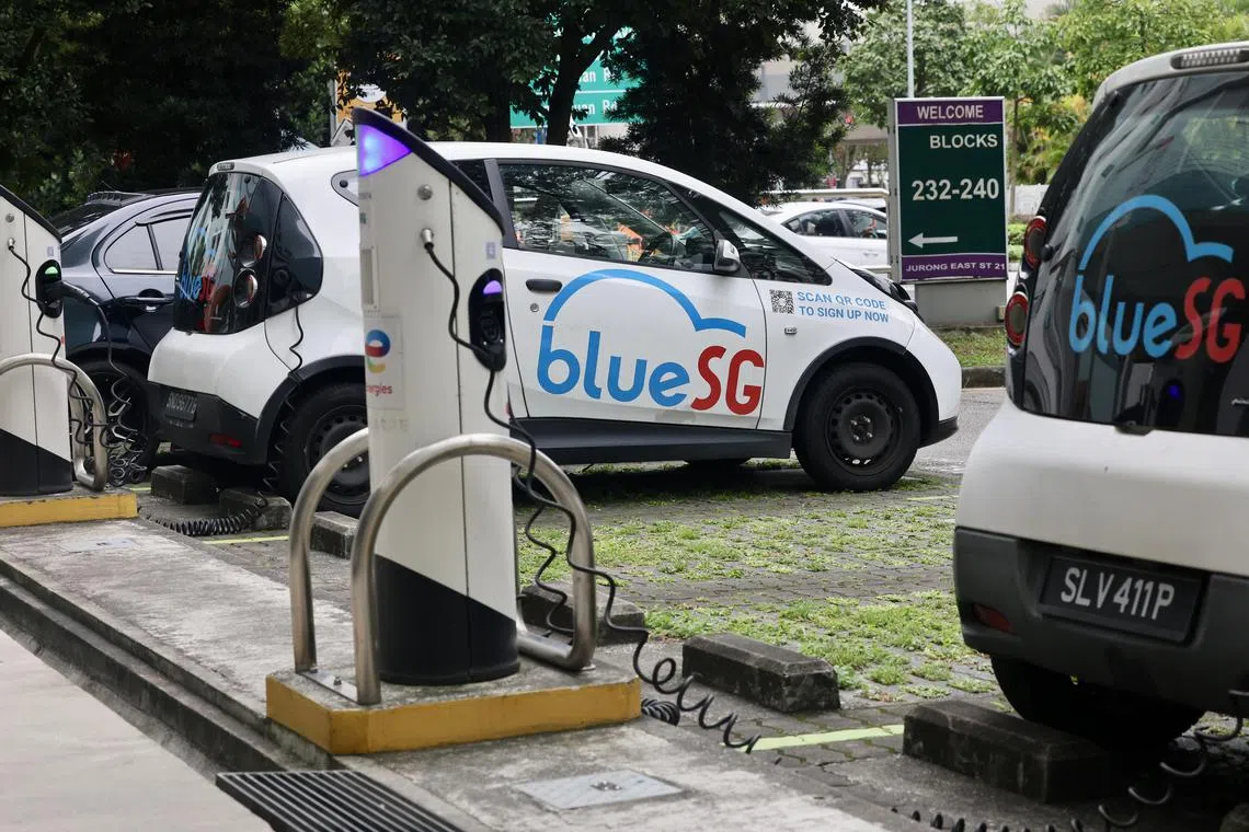 BlueSG主打电动车车队，现已推出近1000辆电动车，并在全岛设有1500个充电点。（陈斌勤摄）