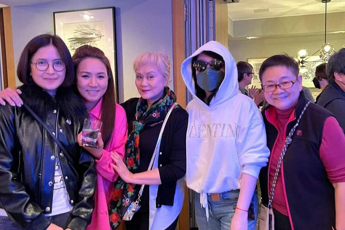 邵美琪（左起）‘黎瑞恩、林建明都出席生日会。’（微博）