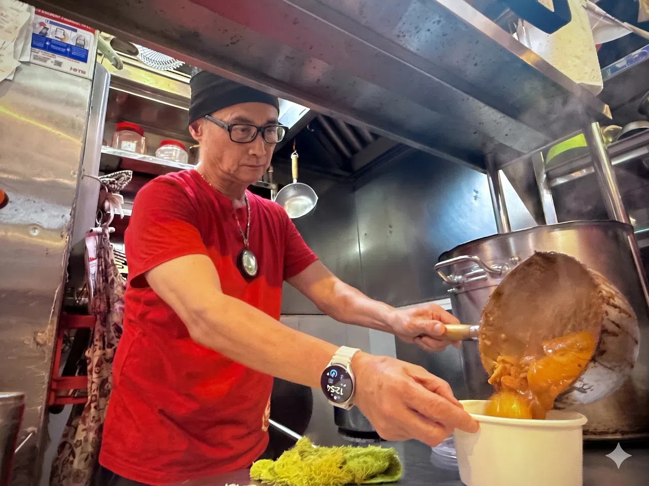 赵子龙的摊位取名Midas，源自希腊神话中“点石成金”的国王，也期许自己能“点食成金”。（萧康达摄）