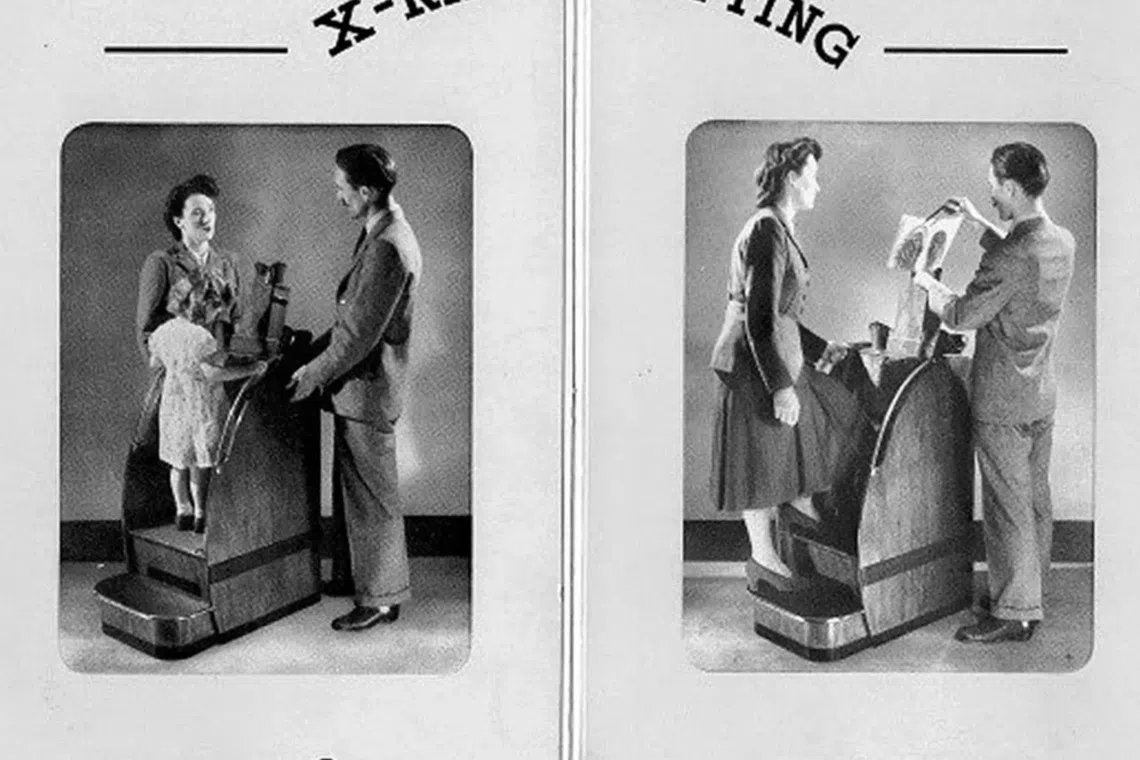 曾在1920至1950年代风靡一时的“试鞋X光机”，顾客使用X射线来查看鞋子是否合适。（互联网）