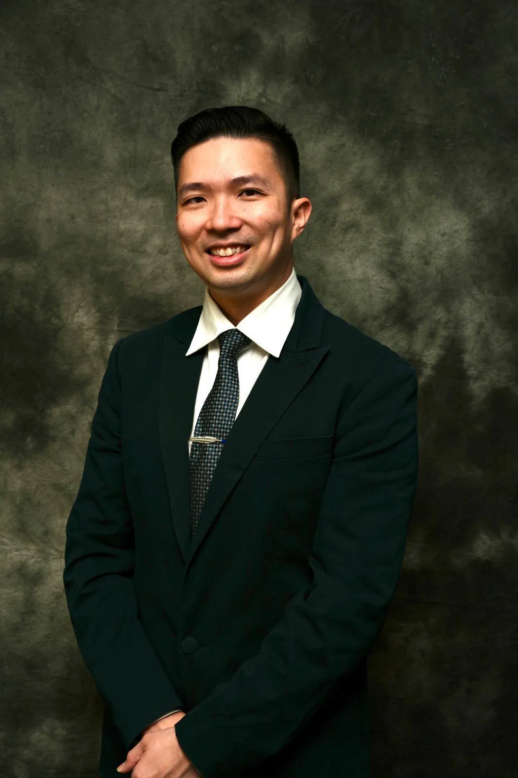 黄钟玮是国大医院妇产科顾问医生。他指出，将人工智能应用在庞大的临床数据上，有助于研究员发掘潜在的规律，为临床医生提供新知识，可用于改善对男性不育的诊断与治疗。（国大杨潞龄医学院提供）