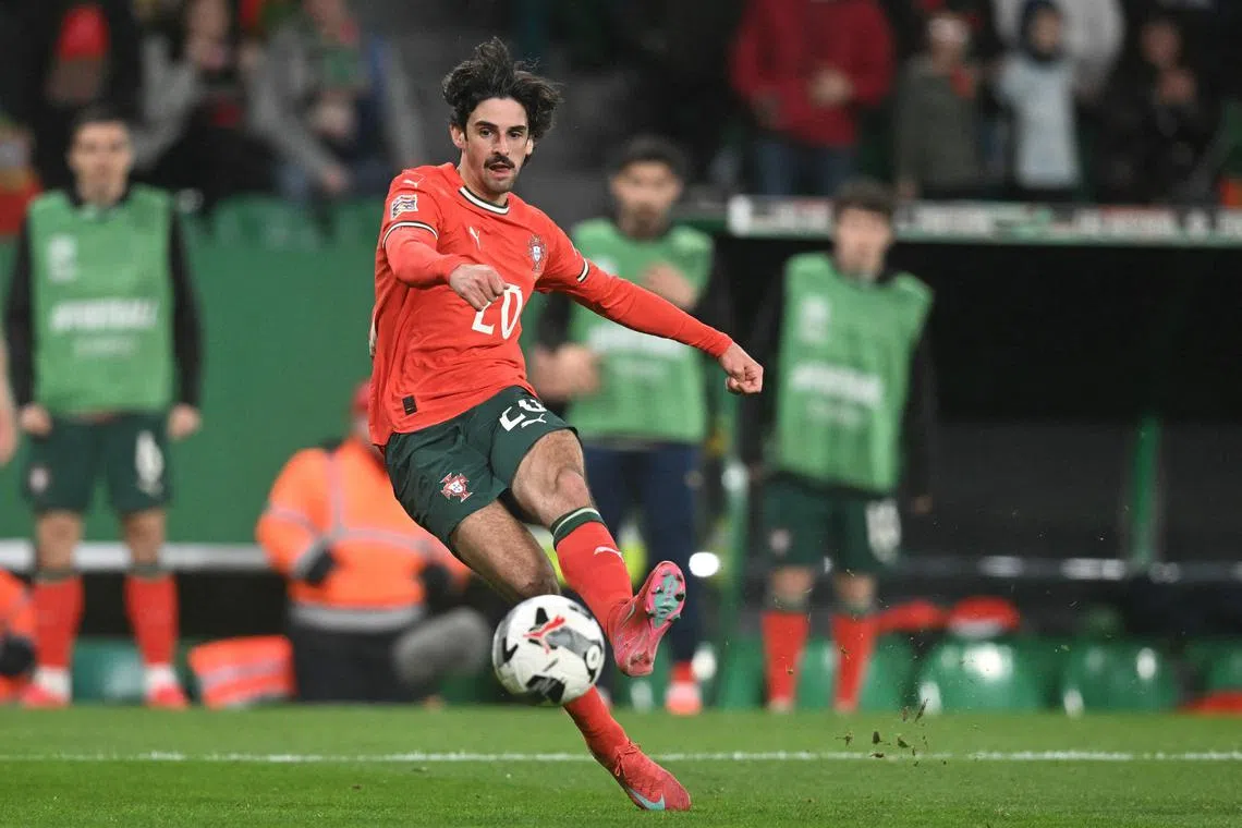 葡萄牙前锋特林考替补上场仅仅五分钟就攻进了两球，是球队实现翻盘的大功臣。（法新社）