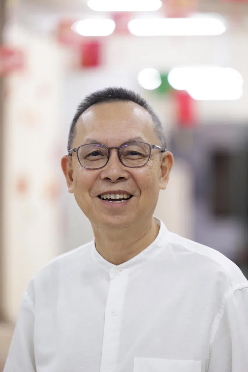 为了过渡到全退休，虎威当年以工三休四的工作形态，度过两年半的半退休生活。（蔡家增摄）