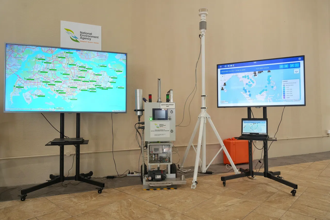 我国用于监测环境辐射的技术包括移动性快速部署设备（中），可以互补固定监测网络，在突发事故发生时做出灵活且迅速的反应。（谢智扬摄）