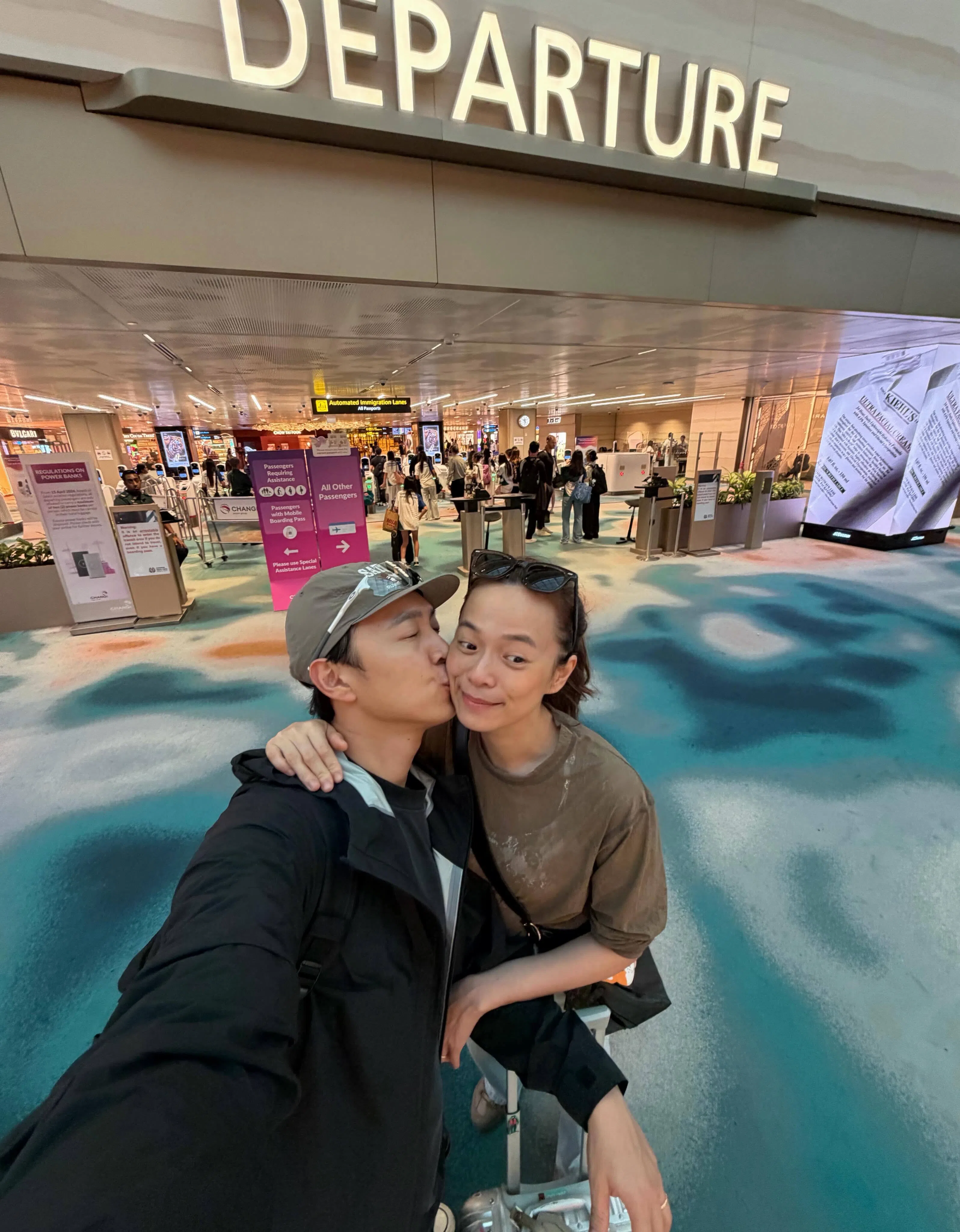 夫妻俩不时在社交平台分享甜蜜感情生活。（取自IG）