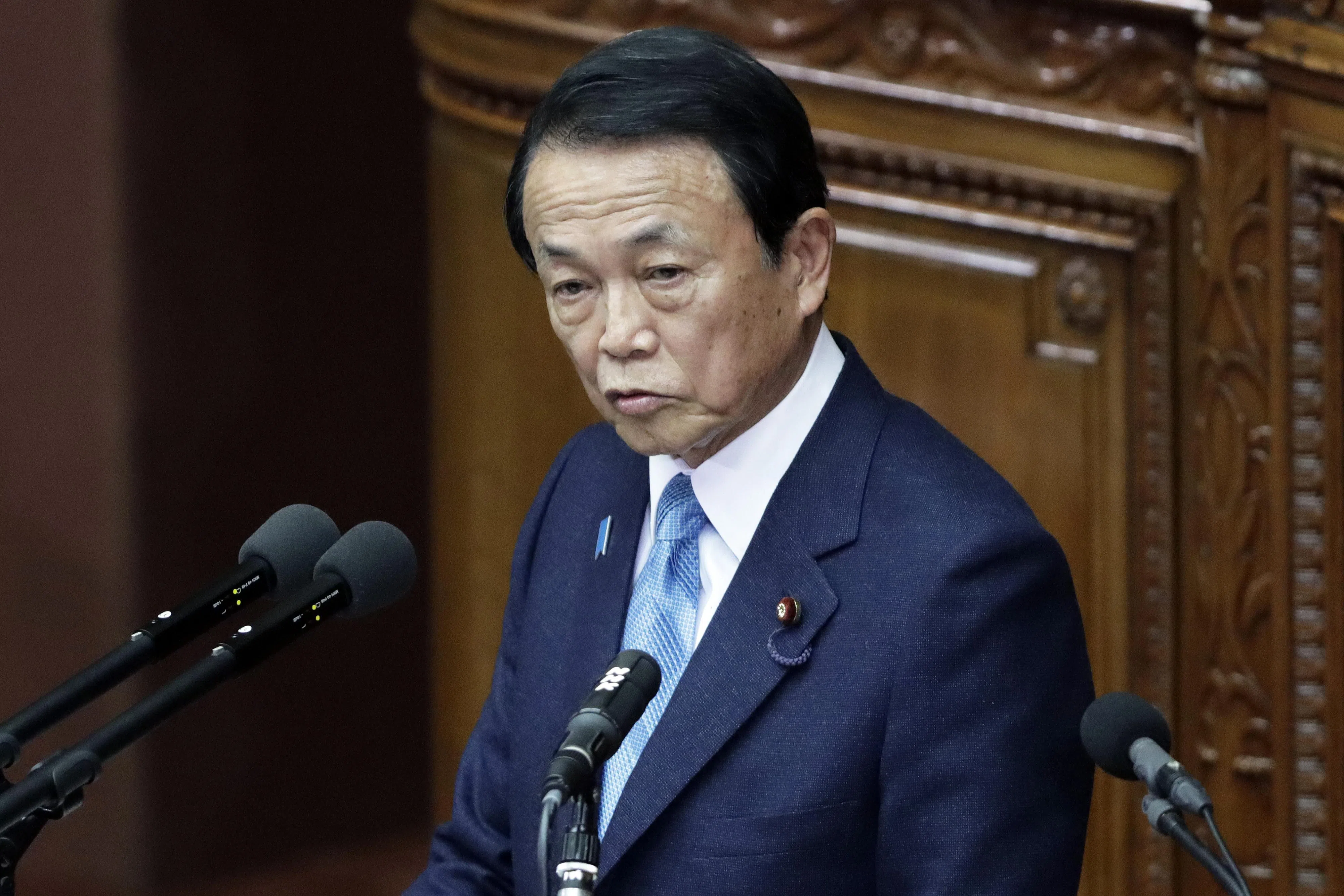 日本自民党新总裁高市早苗当选党魁后，隔天便同自民党首席顾问麻生太郎（图）会面，力邀麻生出任党副总裁。（彭博社）