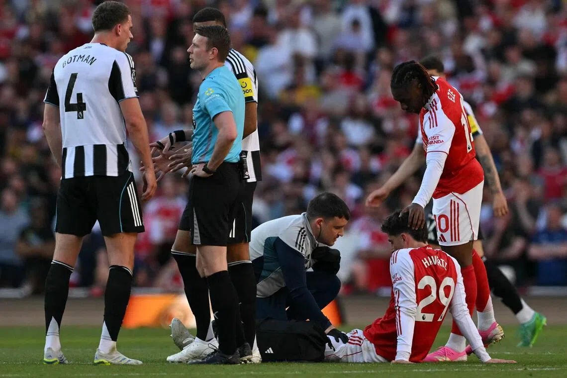 哈弗茨（29号）在上半场肌肉受伤被换下，不过阿特塔认为他的情况不算严重。（法新社）