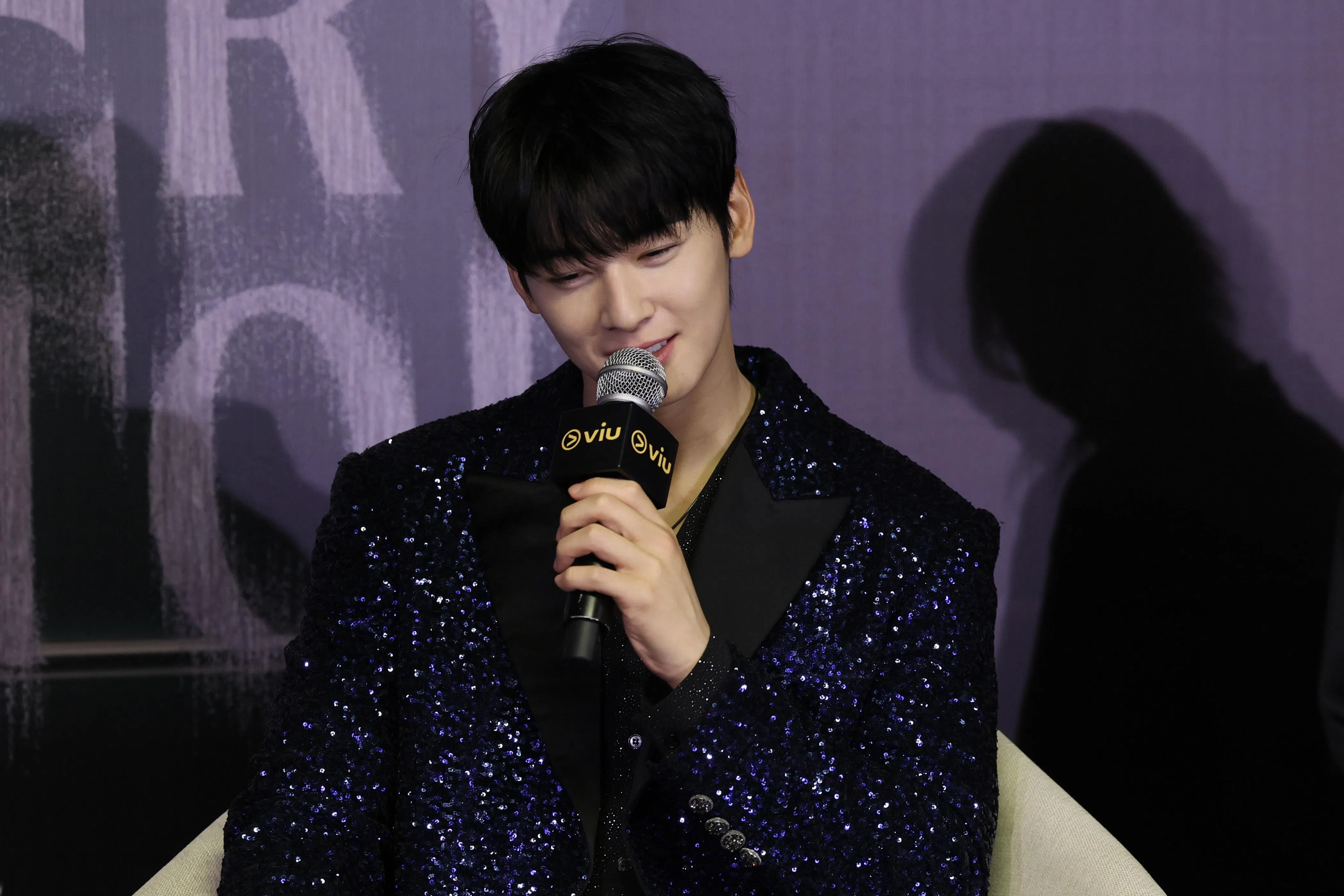 车银优说最喜欢吃的新加坡美食是螃蟹。（龙国雄摄）