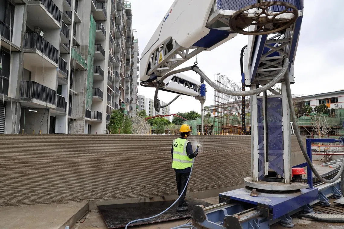 混凝土3D打印技术高度自动化，除了减少人力，也提高工作环境安全。（萧紫薇摄）