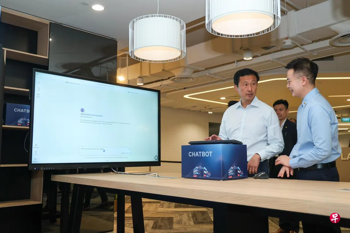 王乙康指出，医院仍有空间通过护理模式来展现差异化，例如如何整合急性护理与社区护理、采用人工智能等新科技，以及凸显品牌特色。 （张俊杰摄）