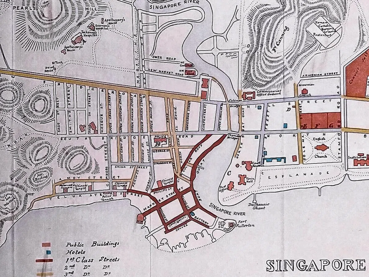 1862年的地图依据街道繁忙程度划分为紫色一级，灰色二级，黄色三级，最繁忙的街道都在河口周边，牛车水属不设等级的市区外围。