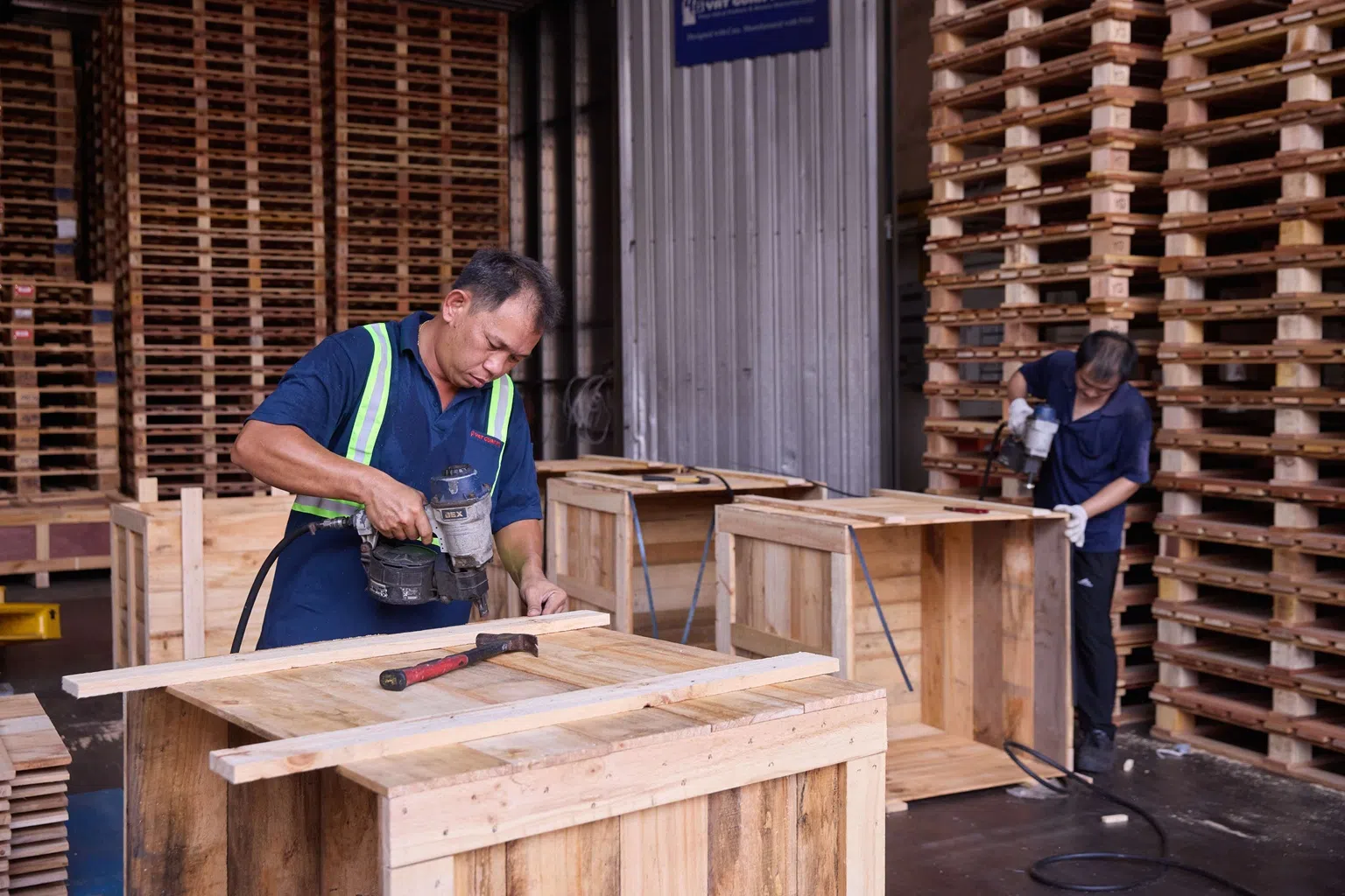过去，悦源得向顾客核对尺寸、设计、材质等产品细节，因此报价需数日才能完成。（资讯通信媒体发展局提供）