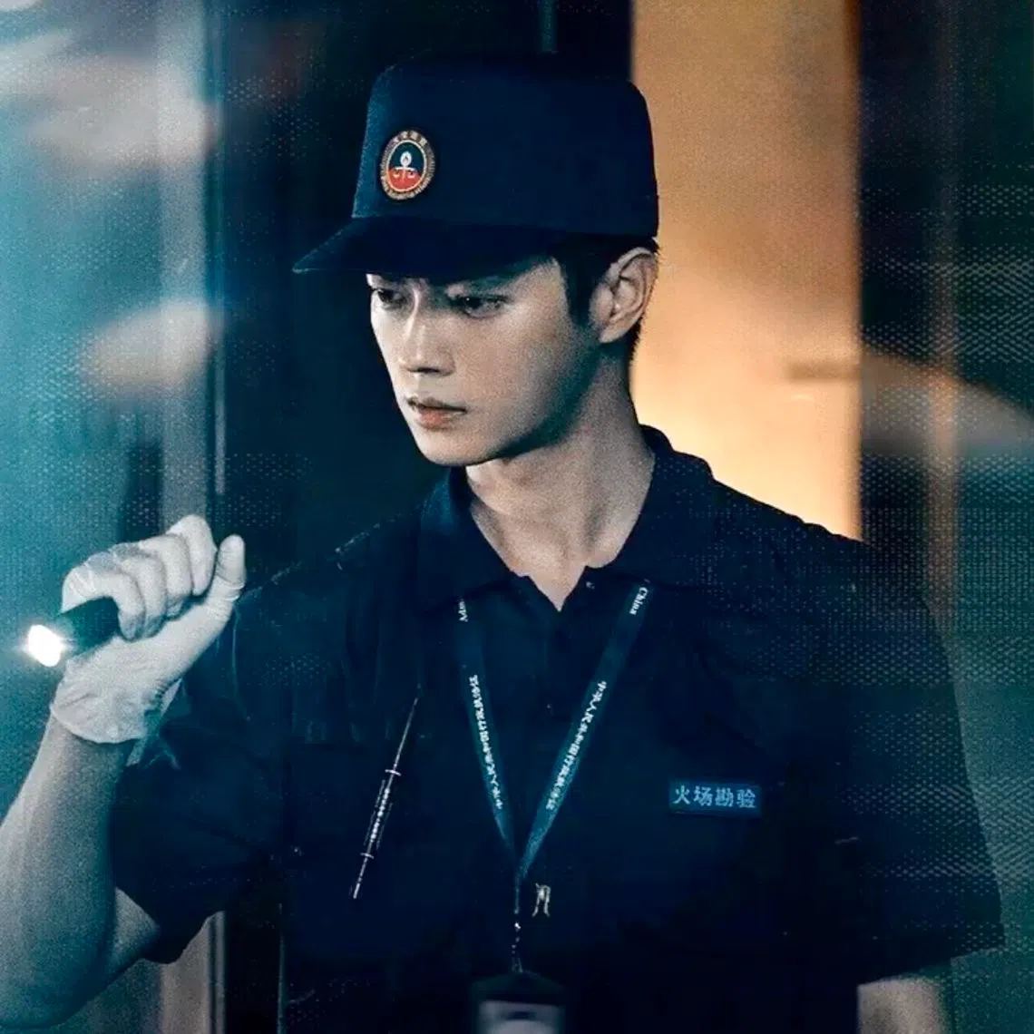 许凯的待播剧包括涉案剧《火场追凶》，他在戏里饰演一名火灾调查员。（取自剧集微博）