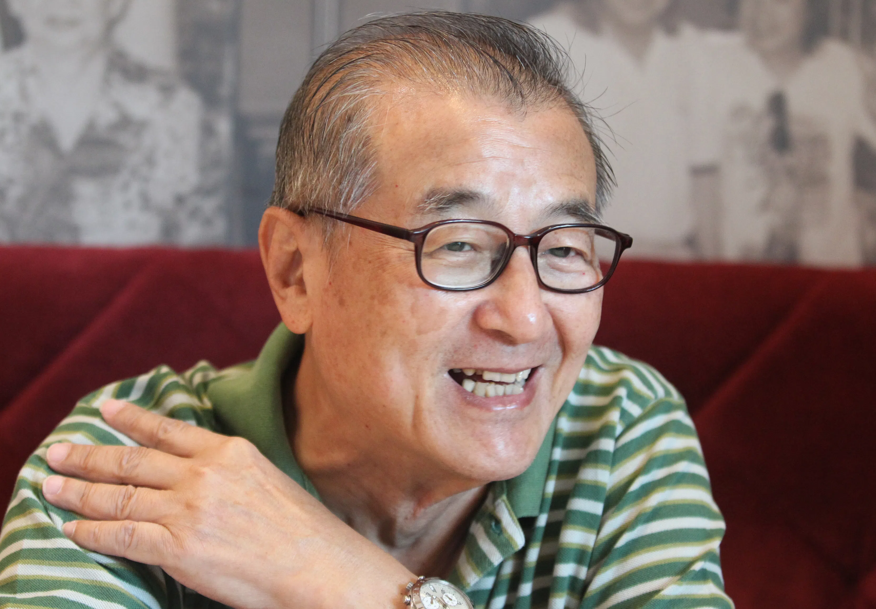 以记者起步，在本地华文报业岗位三进三出坚持了20年；人生下半场潇洒转身，又当了20年律师。高中毕业19岁“为民发声、改变社会”的梦想，有始有终地实现。（档案照片）