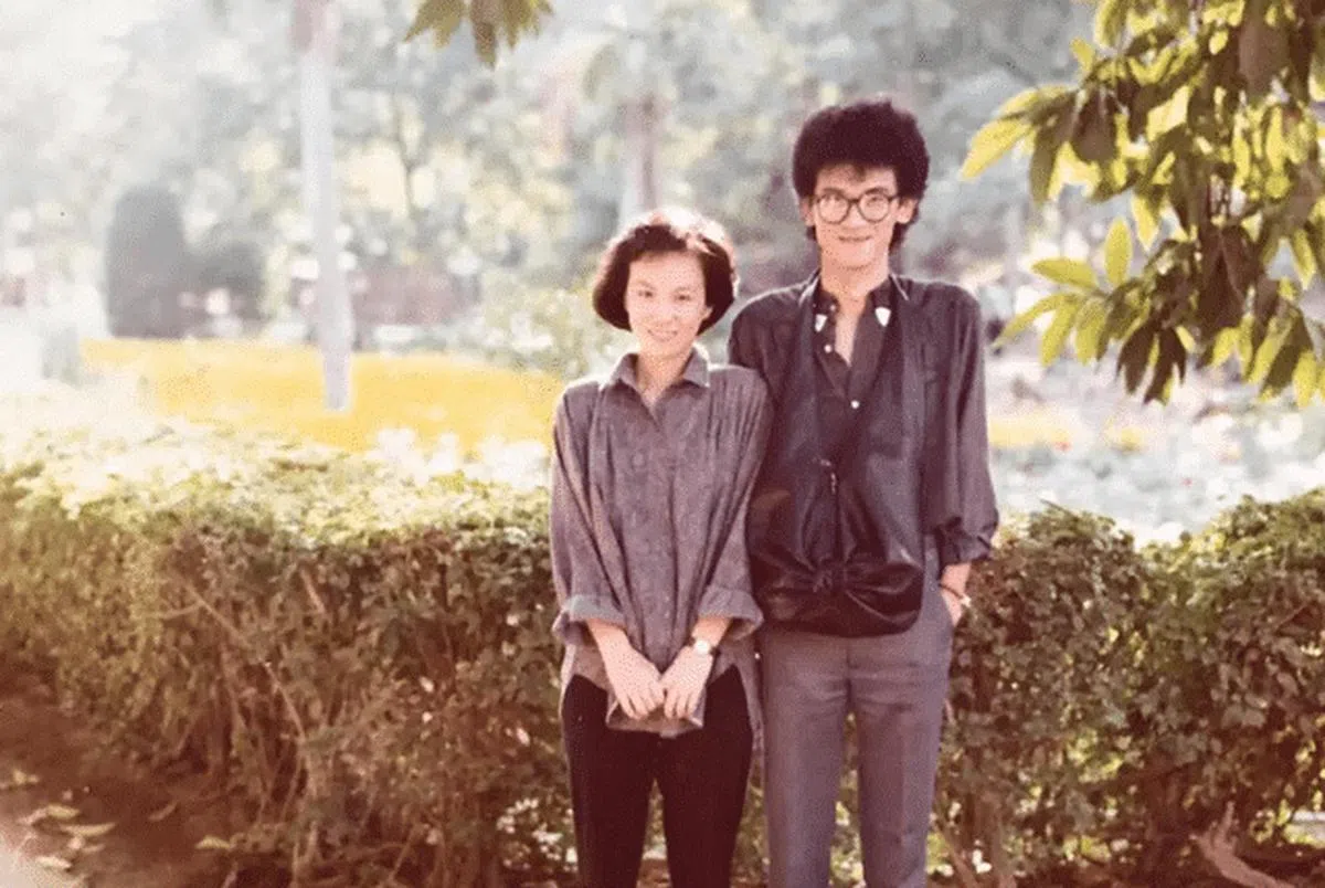 林秋离（右）和熊美玲早年合影。（互联网）