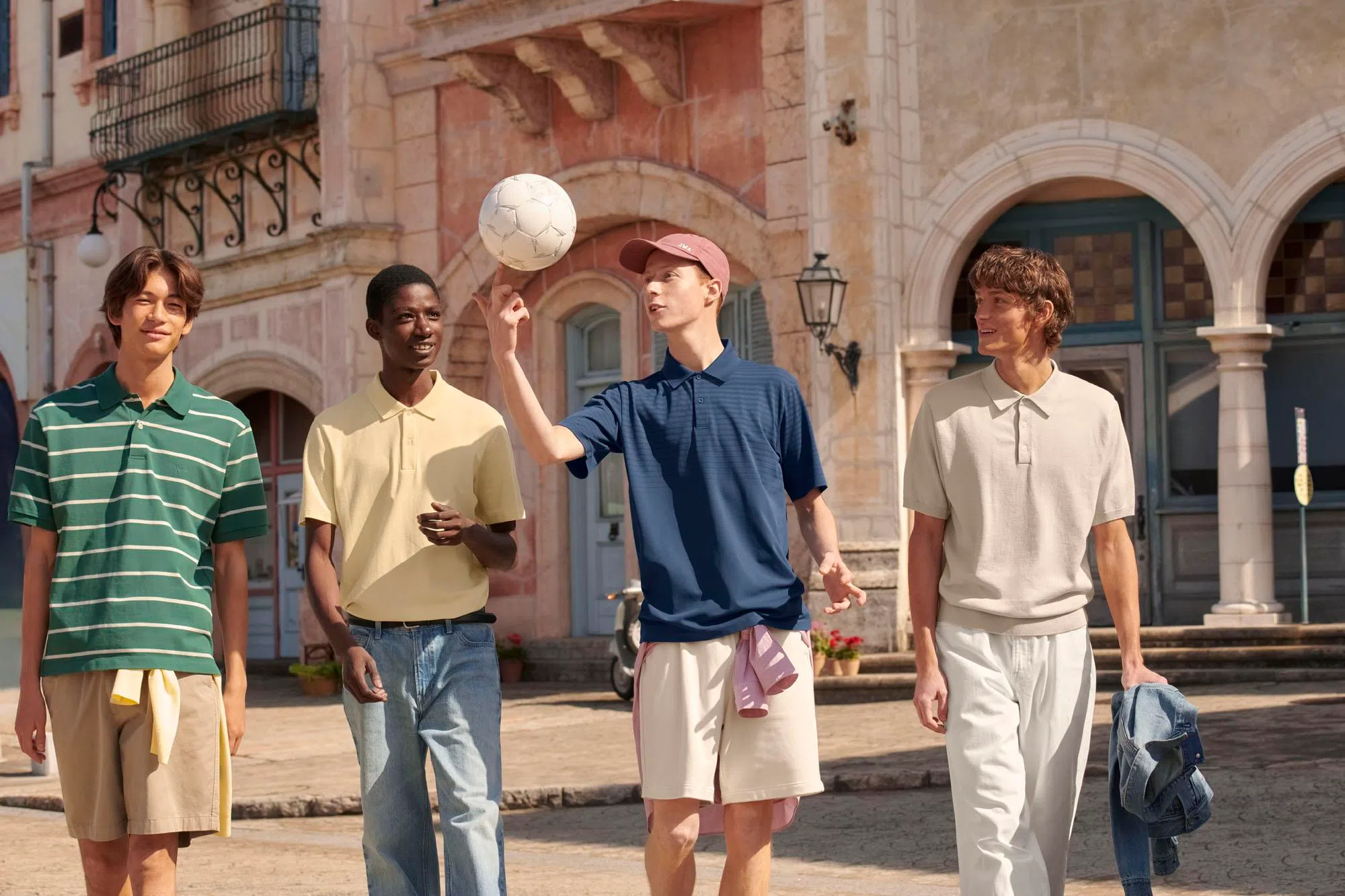 巧用基本款单品就能搭配出简约老钱风。（优衣库提供）