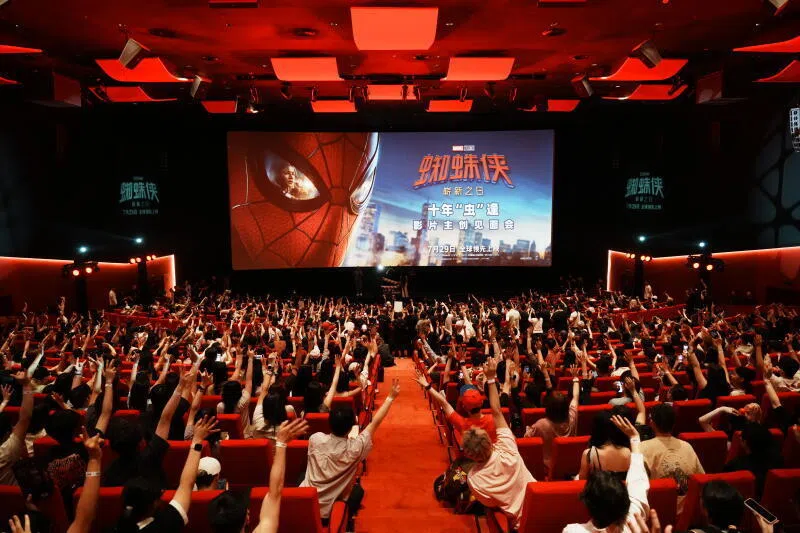 中国电影暑期档票房破百亿人民币 《蜘蛛侠》列票房前五