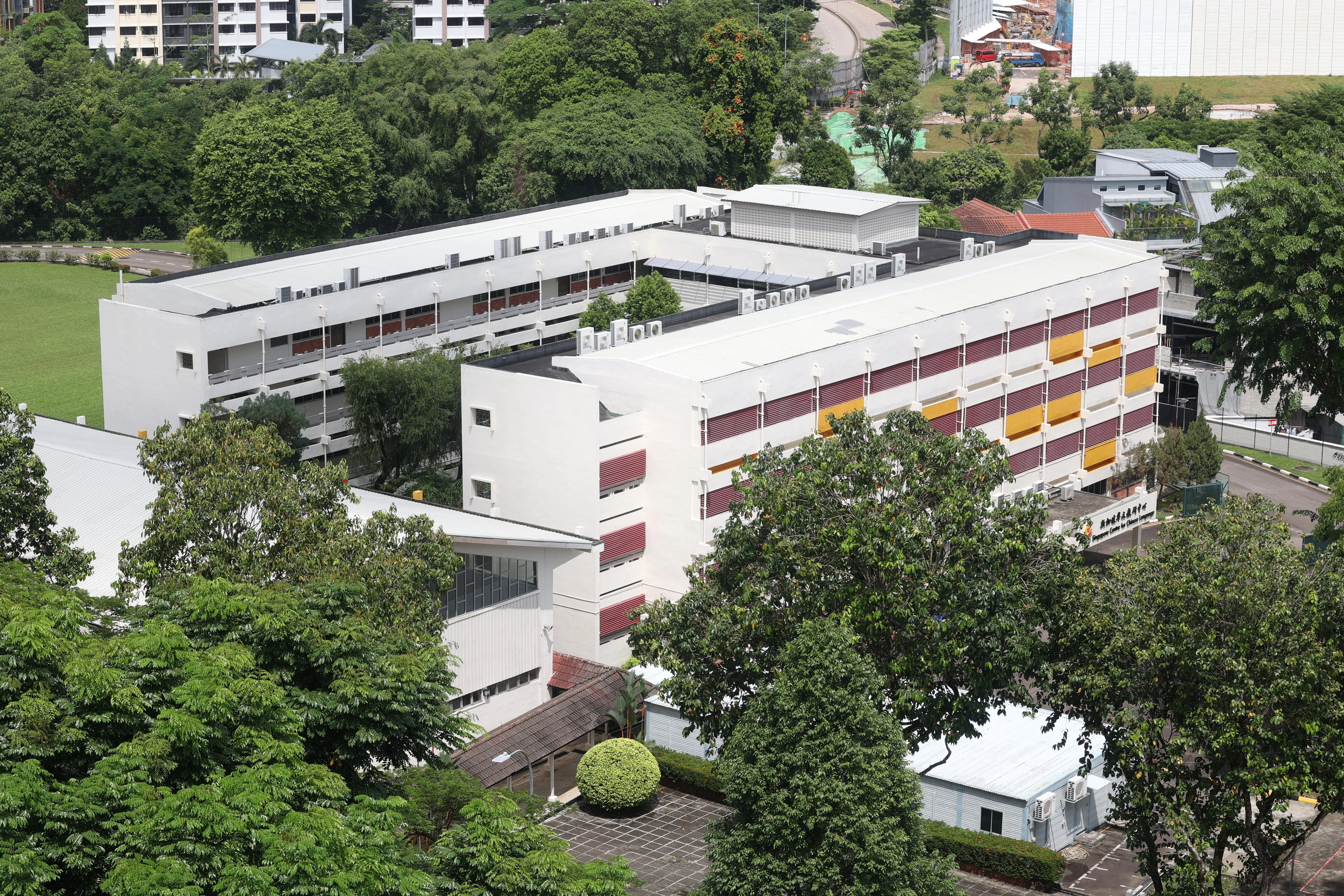 教研中心目前拥有10间培训室，加上讲堂、礼堂，会议室各一间，具备完善的配置和教学空间。（吴先邦摄）