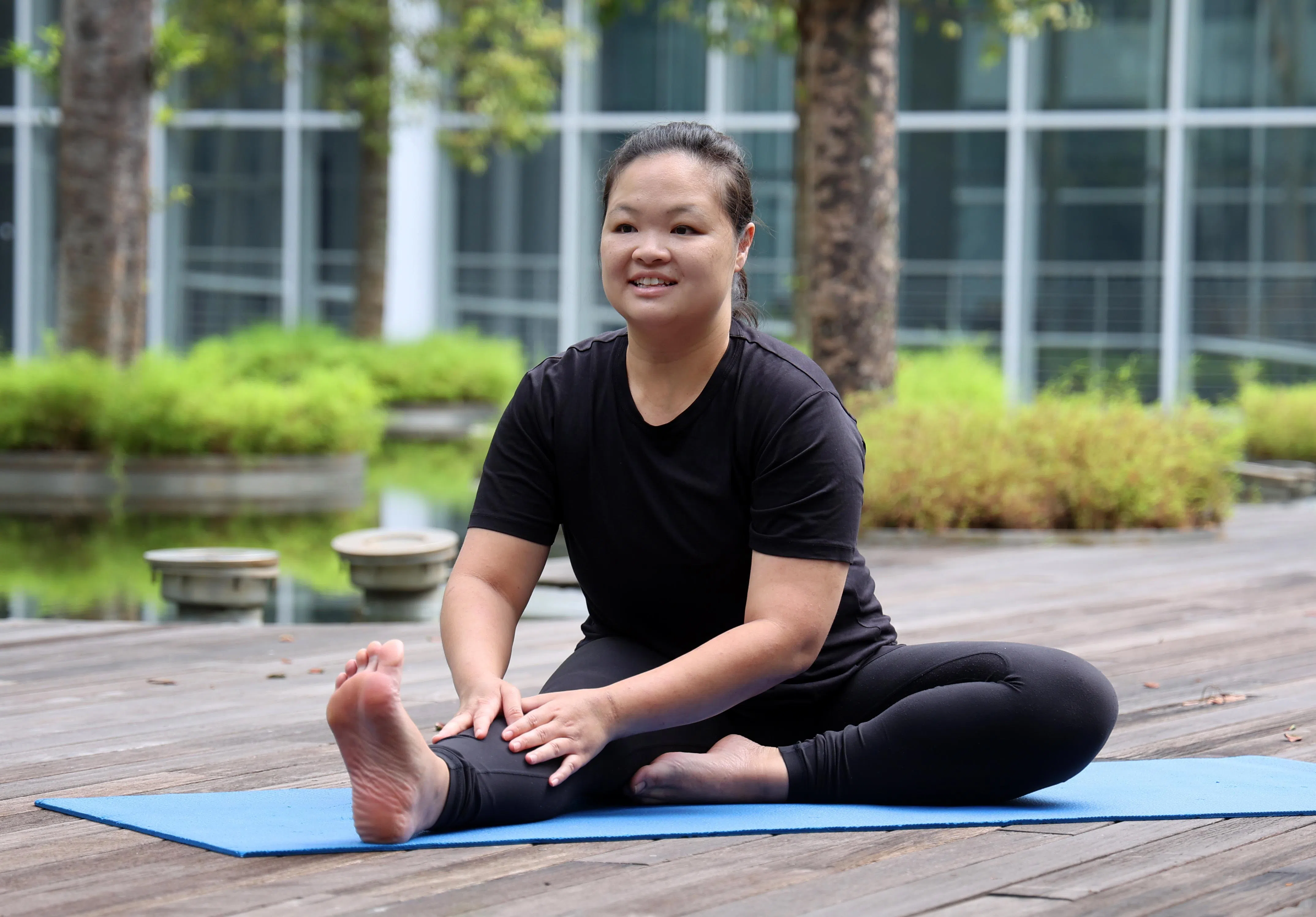 陈胤霖建议年长者练习瑜伽，改善柔软性和关节健康。（萧紫薇摄）