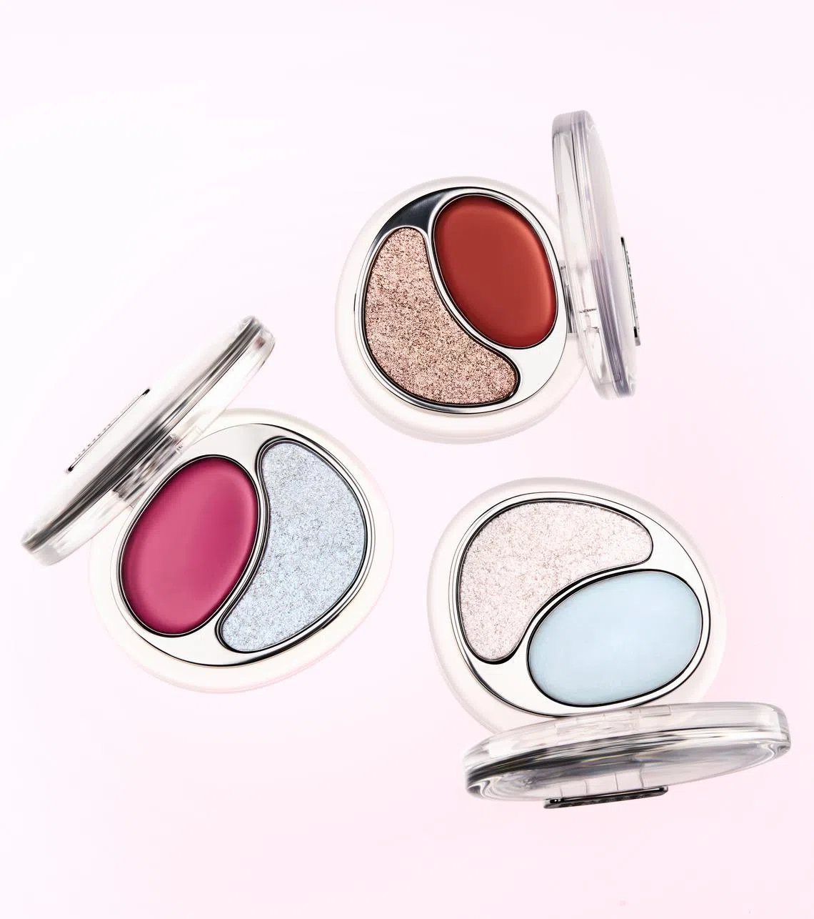 腮红膏加高光粉二合一组合。                               （品牌提供）