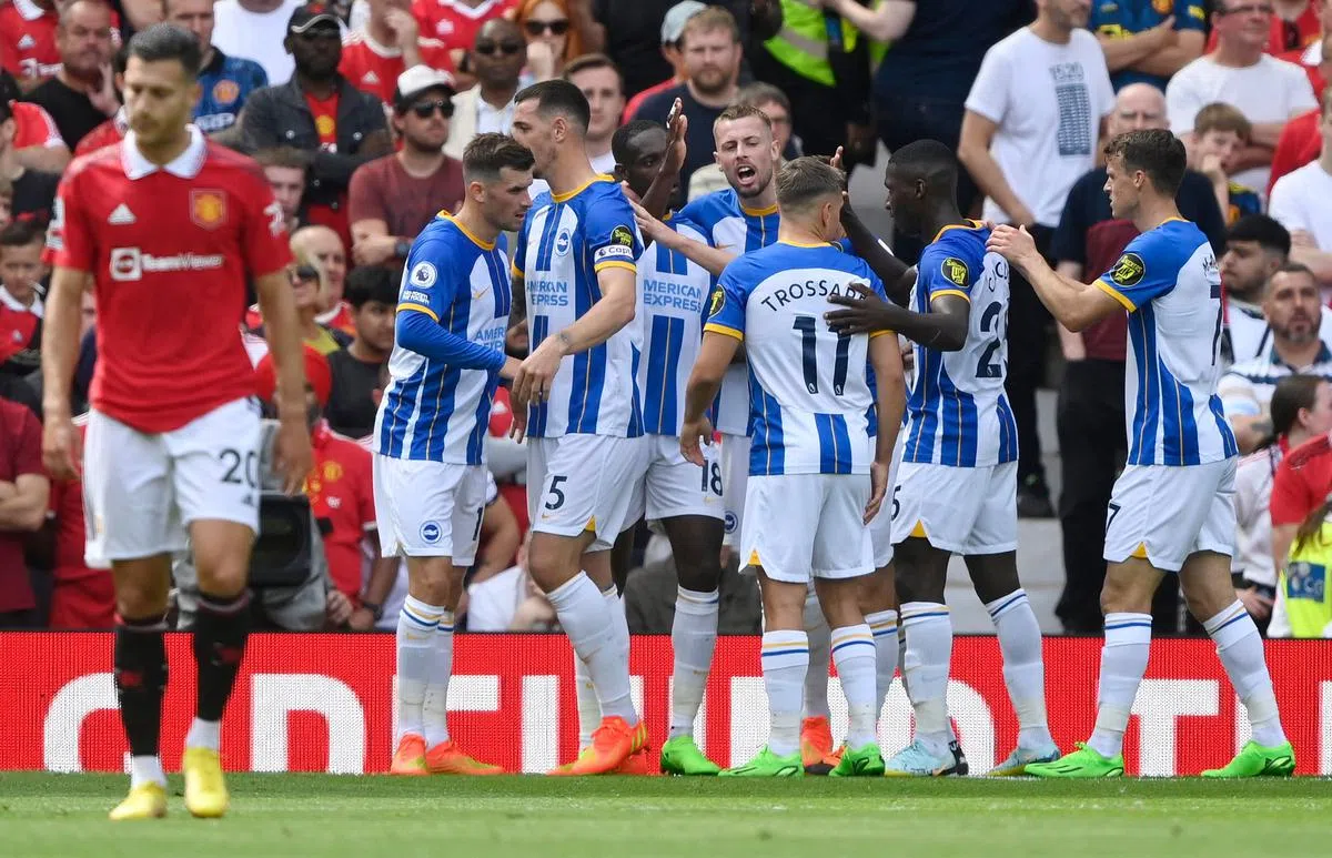 海鸥喜获在老特拉福德的历史首胜，红魔球员则一脸沮丧。（路透社）