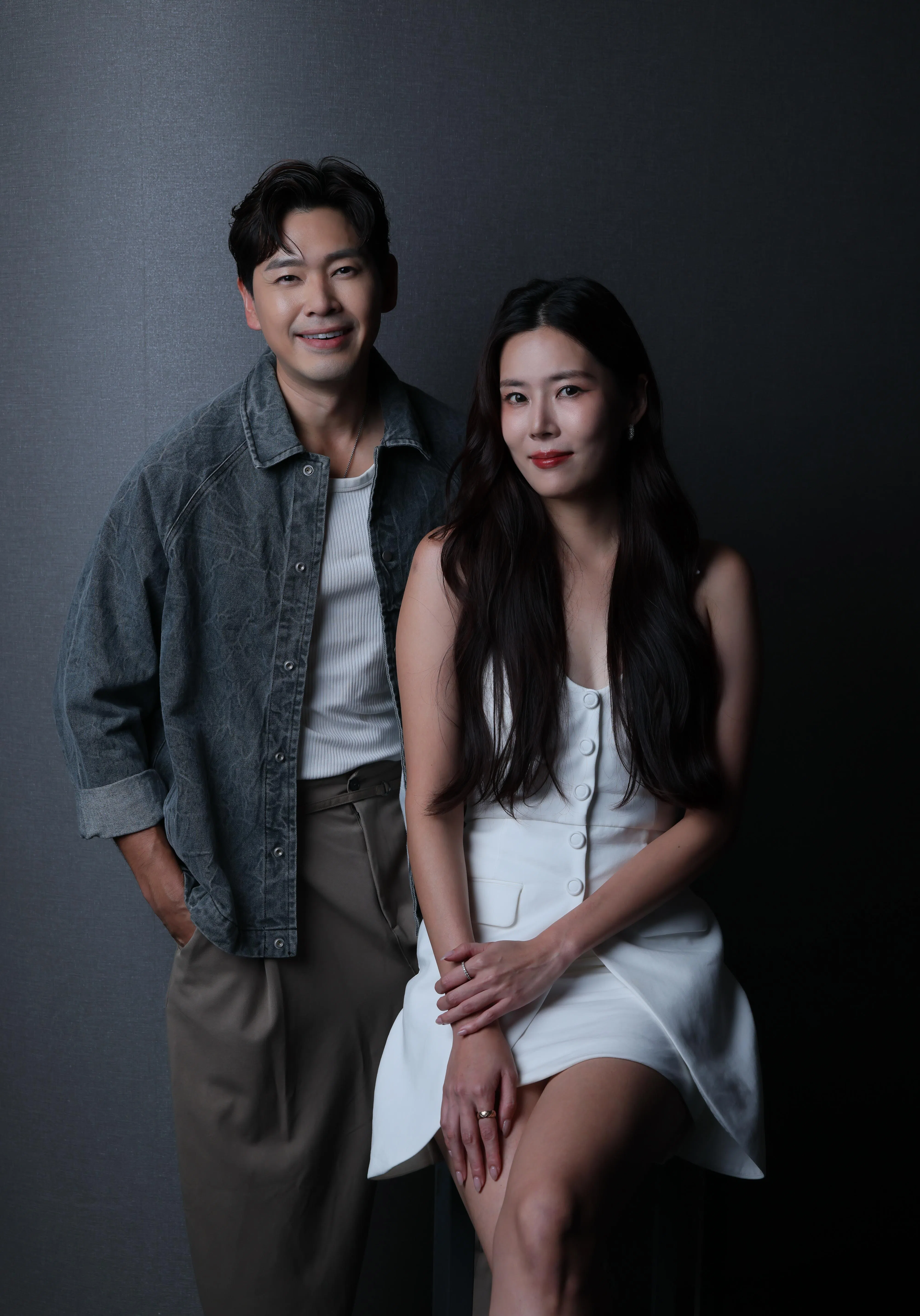 陈罗密欧（左）和黄思恬回顾“十大之路”，都心存感激。（龙国雄摄）