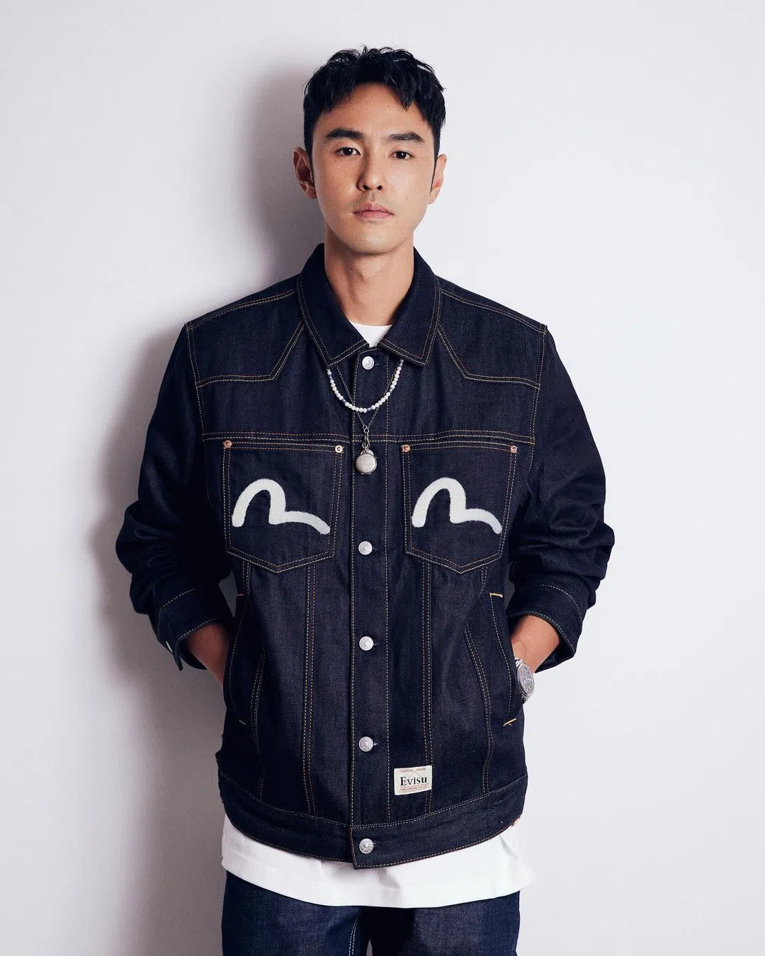 阮经天这几年送走了外公、母亲和奶奶。（取自阮经天IG）