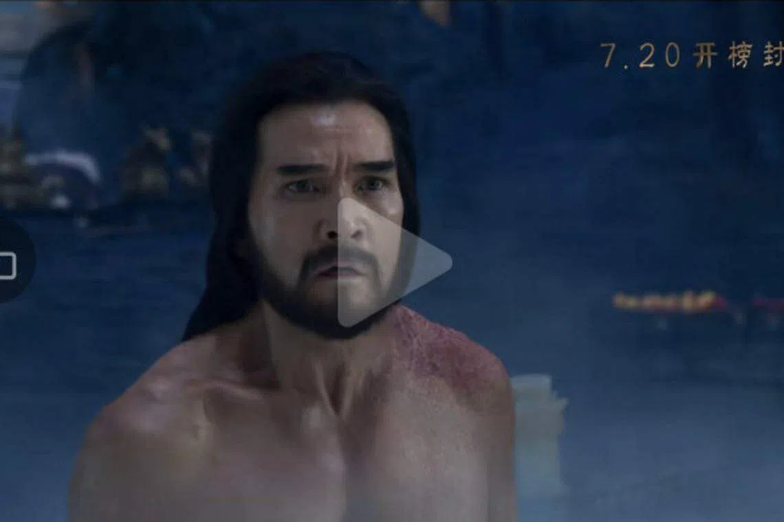 费翔在电影预告中裸上半身，露出超壮胸肌，令人惊艳。（互联网）