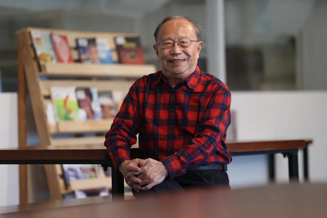 2022年1月22日至24日，汪惠迪老师受邀到新报业媒体学院为华文报新闻工作者讲课。（蔡家增摄）