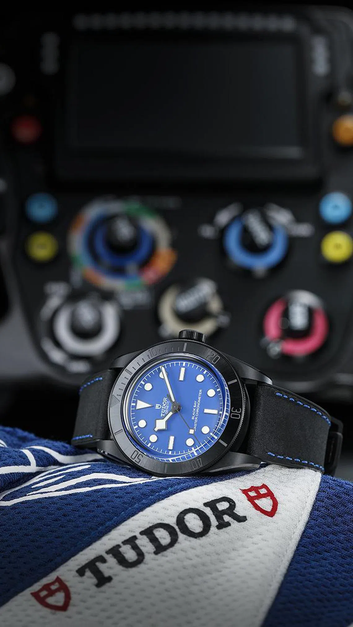 帝舵表宣布回归赛车运动，推出车队专属的41毫米碧湾陶瓷型蓝色款腕表。（帝舵表提供）