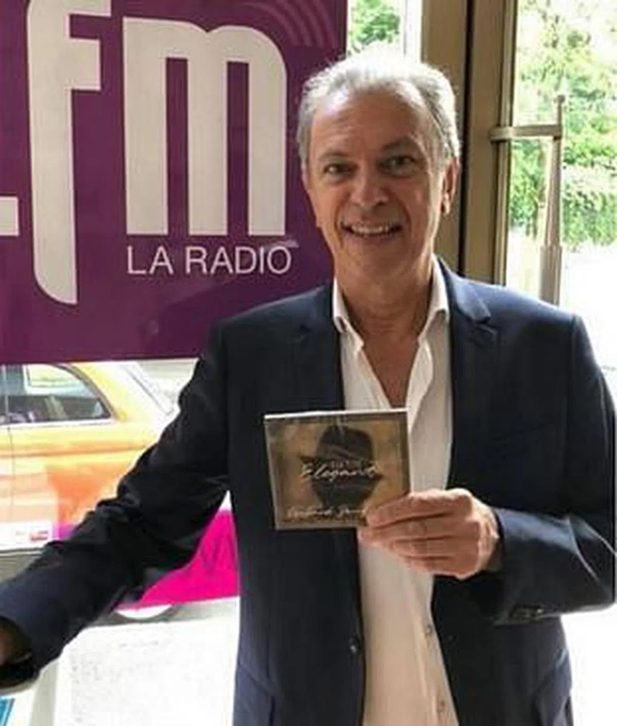 理查德桑德森称赞《刻在我心底的名字》是首好歌。（面簿）