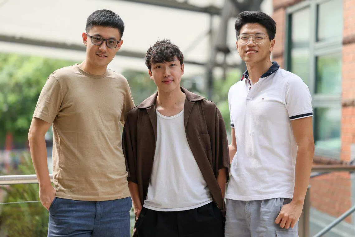 何飞扬（左起）、柯杰晖和席钺仍在大学求学，这是他们首次参加亚运会。（卓祾祎摄）
