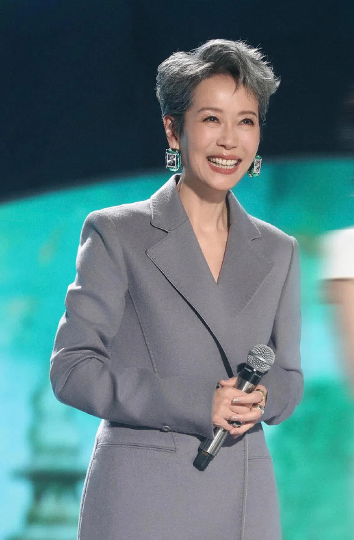 叶童针对粉丝机场暴怒事件在微博发文回应。（互联网）