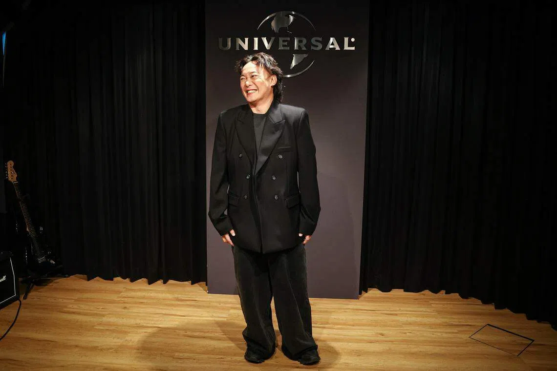 新歌《尘大师》鼓励大家以豁达的心态面对生活，陈奕迅说自己也还在修炼中。（李健玮摄）