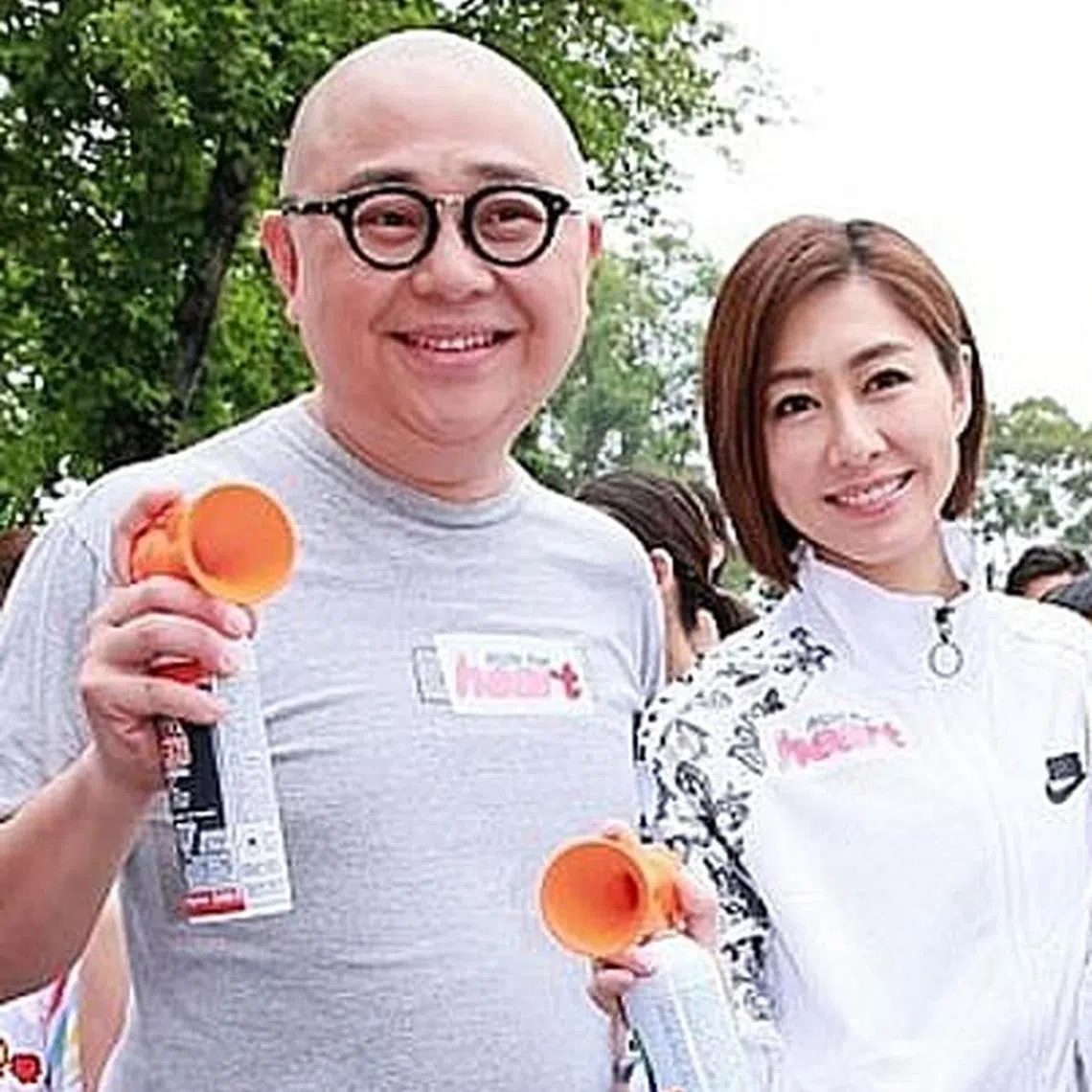 林盛斌（左）前阵子为胡定欣成功牵红线。（互联网）