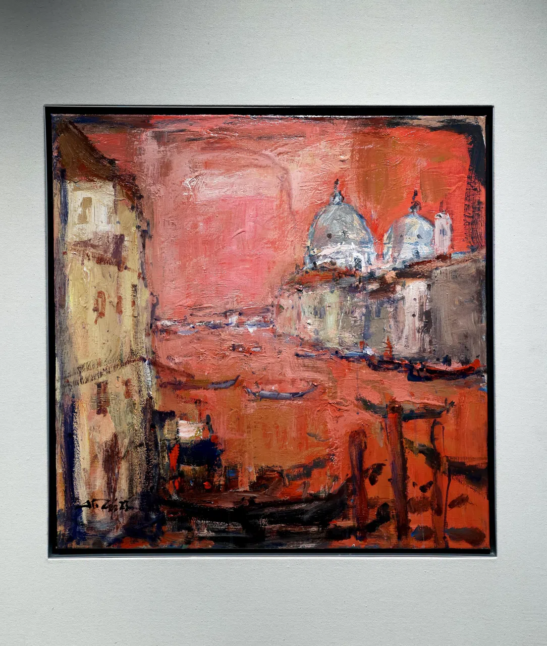 洪亚弟以橘色调亚克力画威尼斯运河。（龙国雄摄）