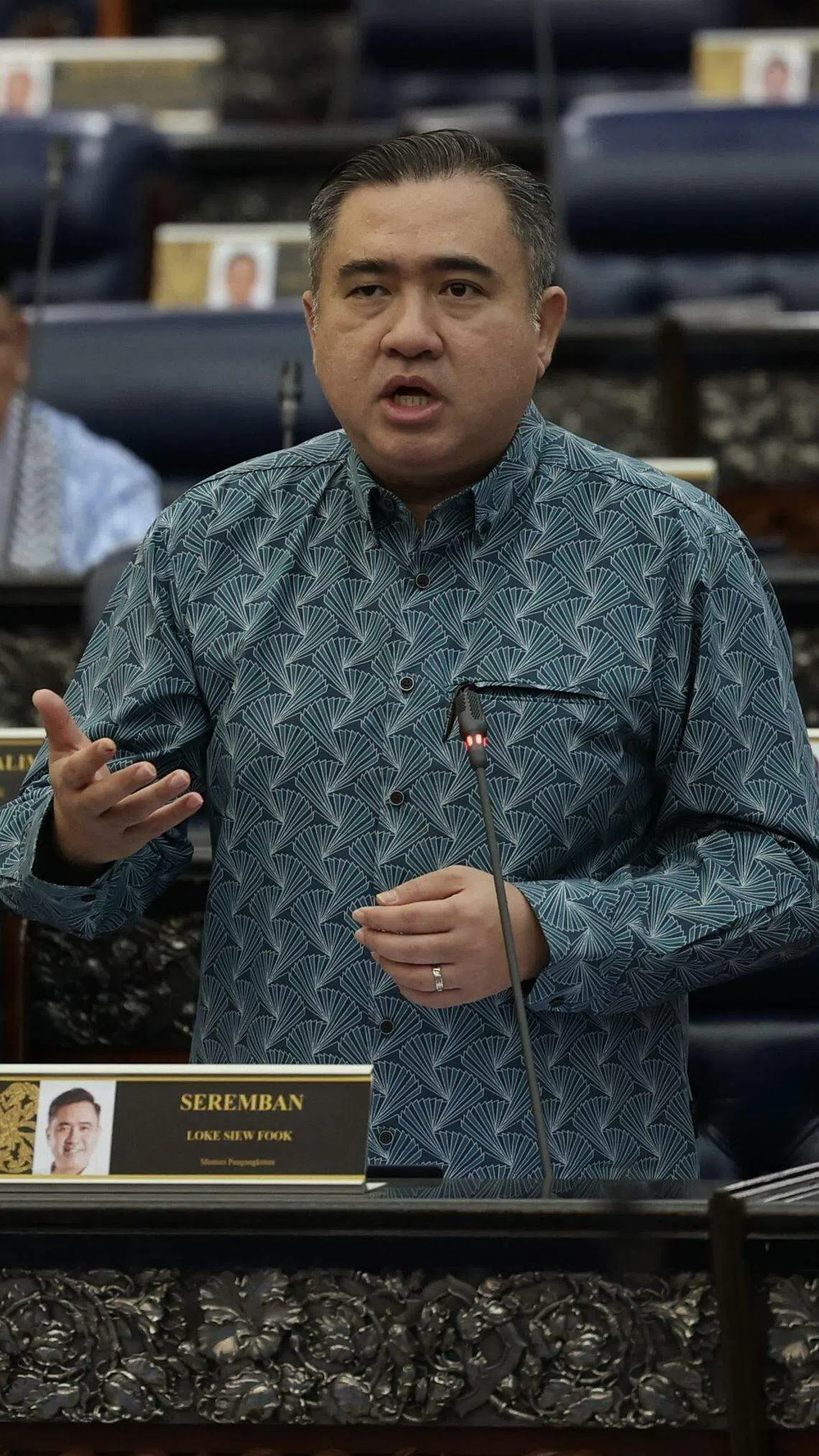 马国交通部长陆兆福星期四告诉国会，马国政府正与新加坡就保留地不佬接驳火车服务进行协商。（马新社）