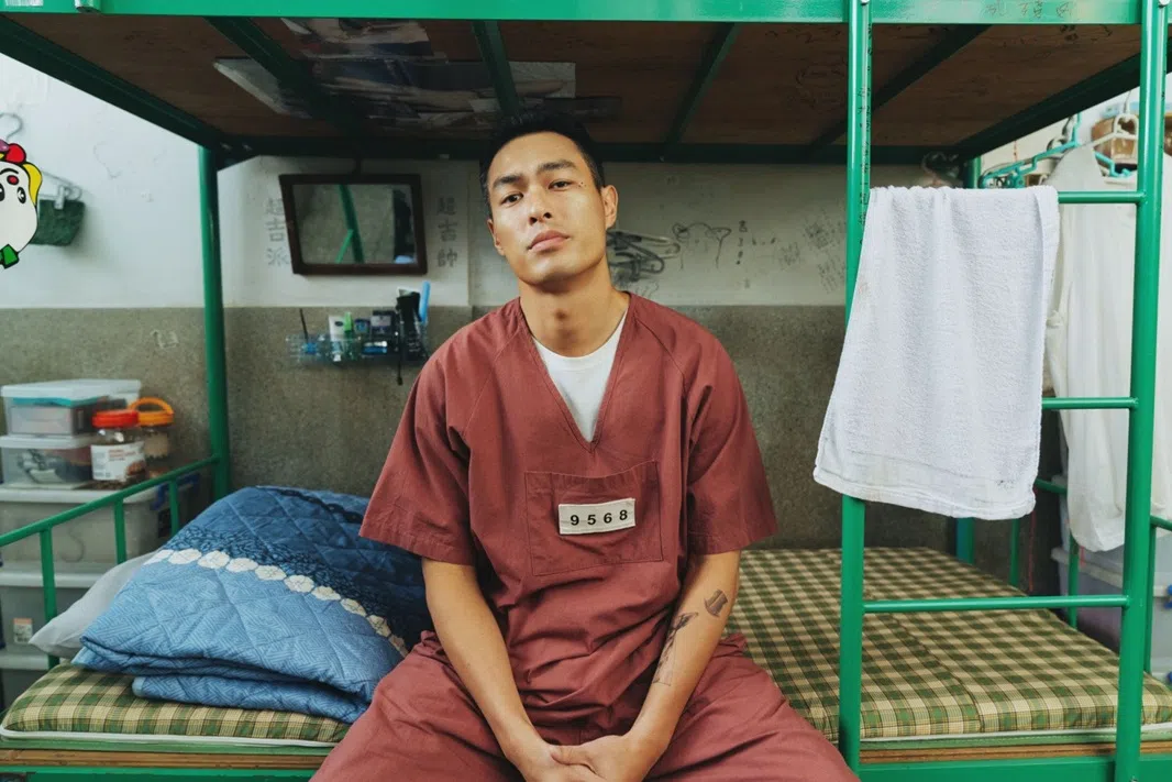 杨祐宁饰演服刑的黑社会老大，平日以作弄菜鸟高志耀为乐。（互联网）