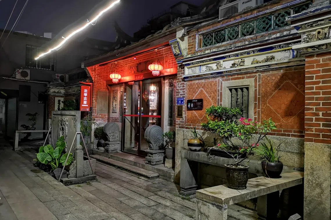 幽静巷子里的闽南古厝。（黄匡宁摄）