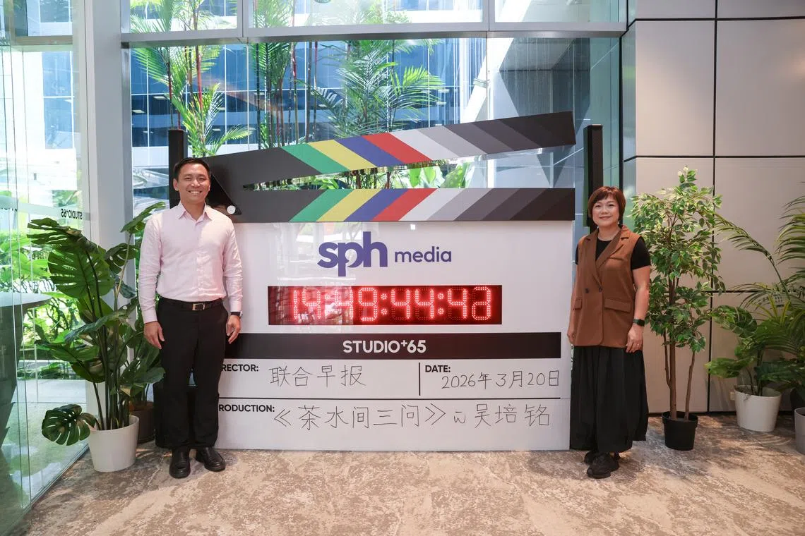 内政部兼社会及家庭发展部政务部长吴培铭（左）和主持人吴婉君探讨学前教育学费下调和名额增加能否解决家长最在意的问题。（白艳琳摄）