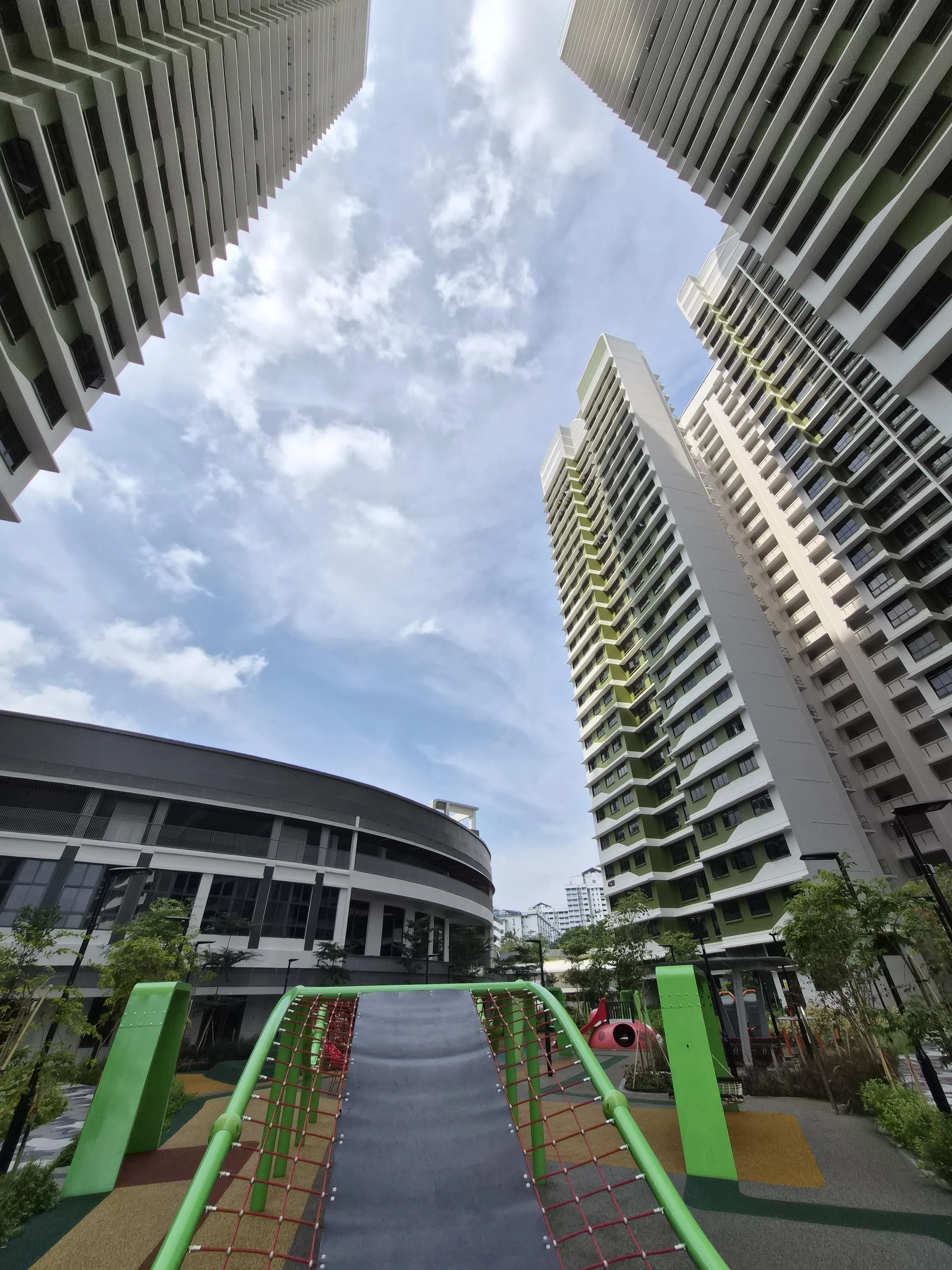 手机延续三星一贯的高摄影水准，成像色彩鲜明，层次感丰富。（黄少伟摄）