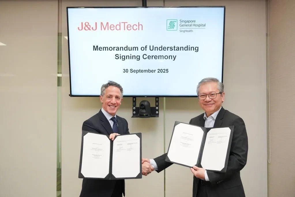 中央医院成立机器人辅助手术卓越中心