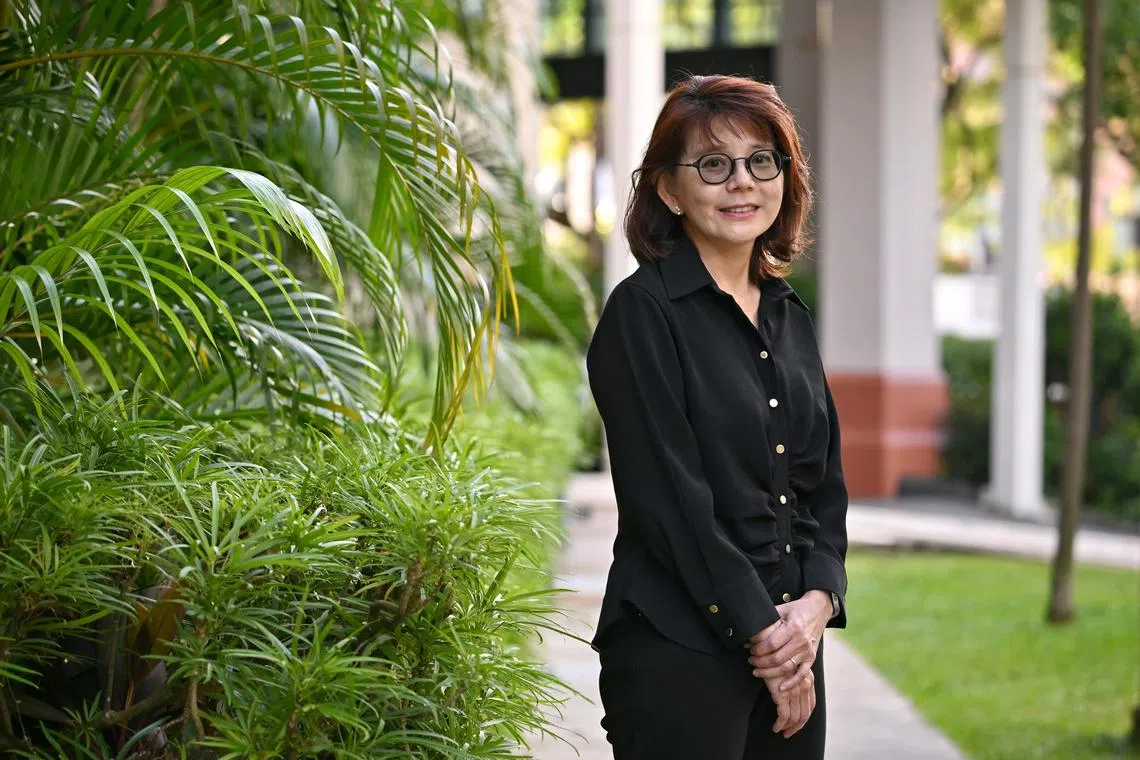 仇润冰副教授2018年成为武装部队安全检讨顾问团成员。这六年来，她看到武装部队在安全检讨方面，正逐步从“责备文化”转向到“公正文化”。（海峡时报）