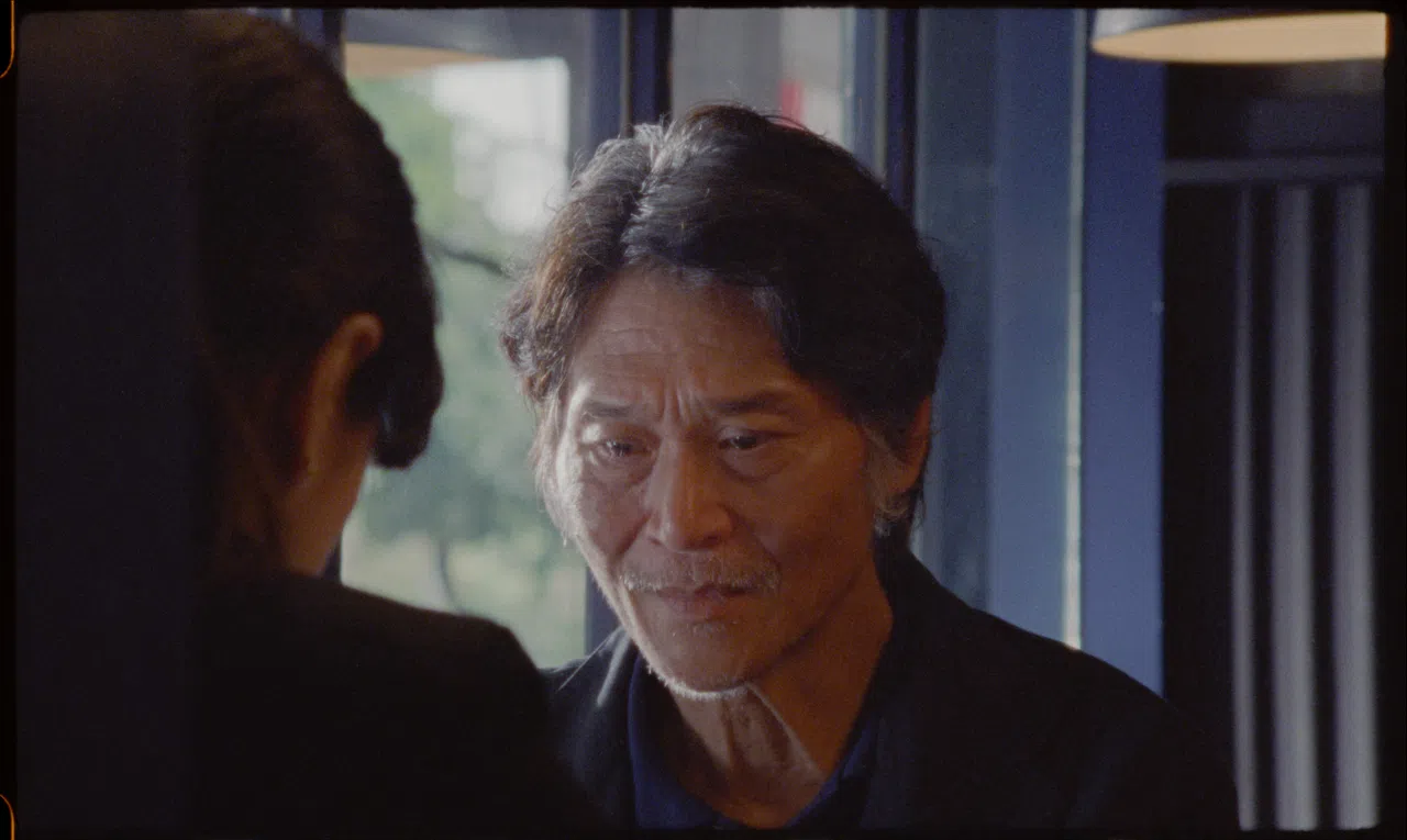 老戏骨喜翔性格与片中角色相似，会情绪化，需要导演哄。（受访者提供）
