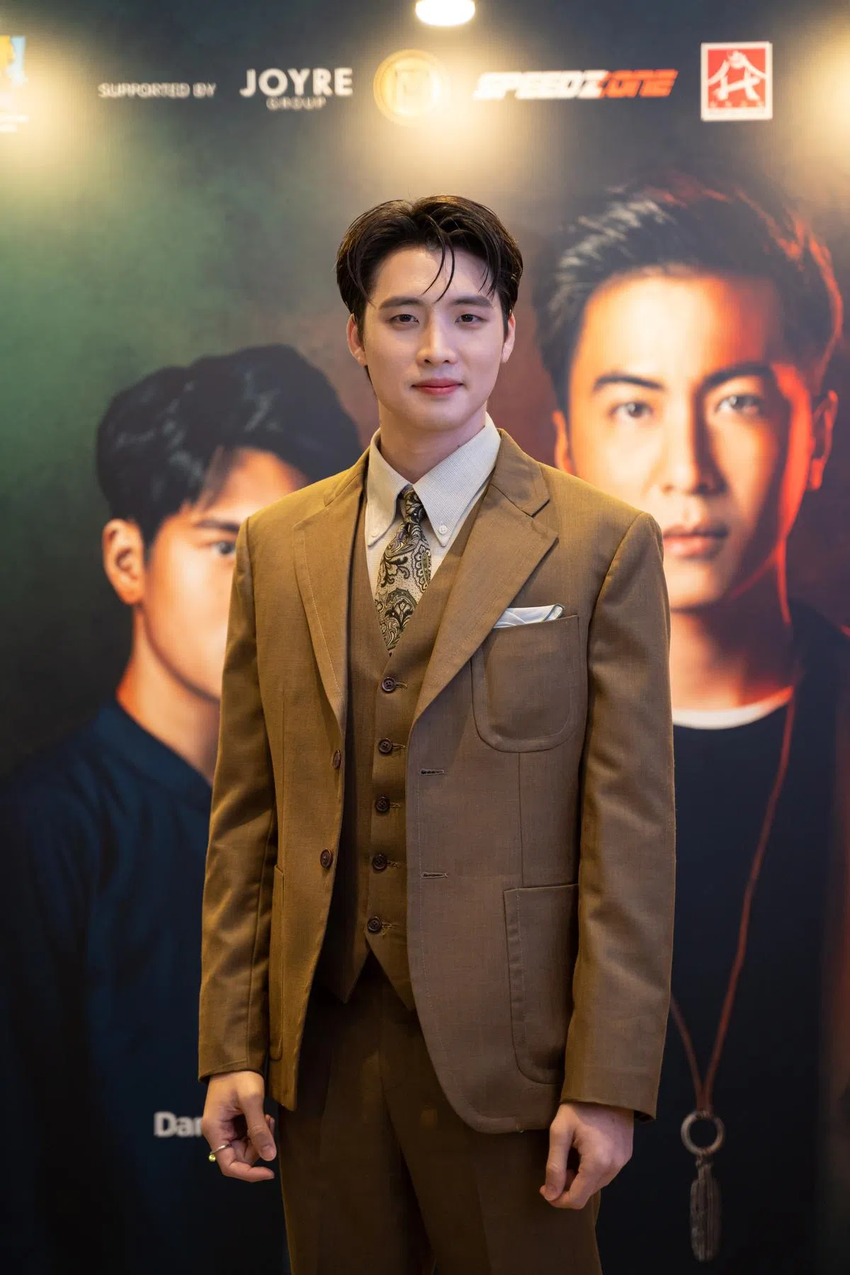 来自泰国的Mean Phiravich（洪天逸）受访时尽力以简单英语作答，展现十足诚意。（邵氏机构）