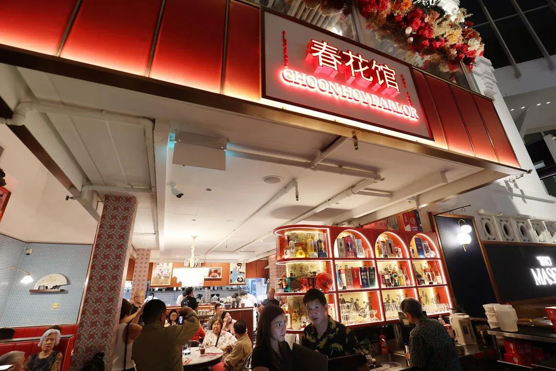 春花馆售卖古早味和家传菜，希望食客尝出一代又一代人的情感。（何家俊摄）