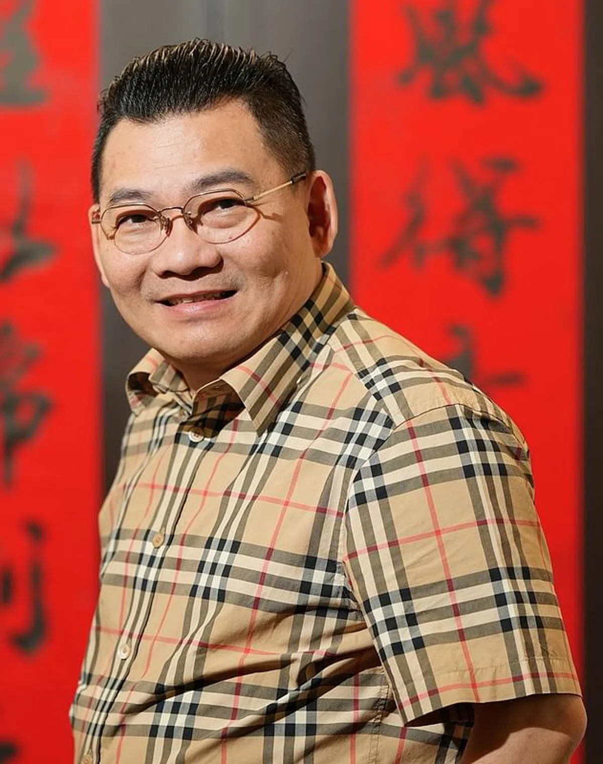 冯健特看到人们已改变思想，更能接受在生前准备好后事，祈望后代添福添寿。（谢智扬摄）