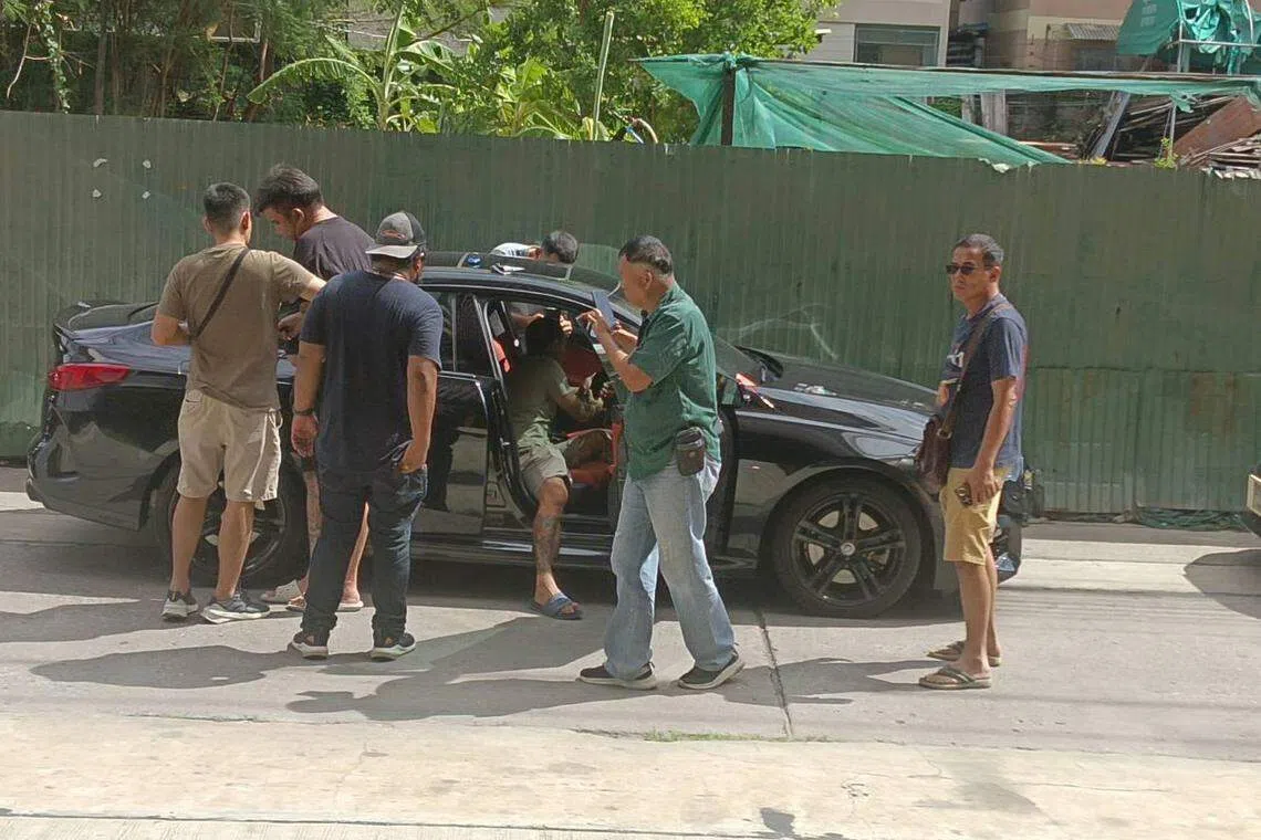 泰国肃毒委在芭堤雅逮捕新加坡籍男子姚宇恒。（取自Khaosod English脸书）