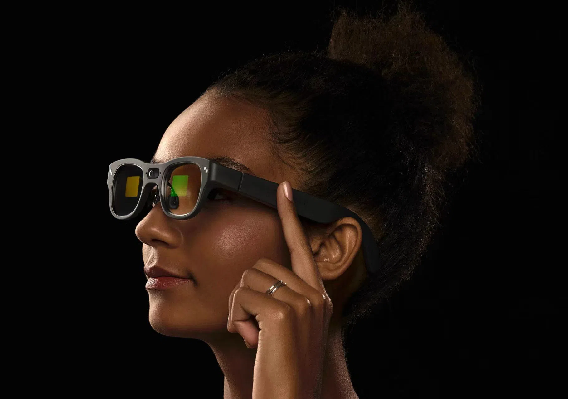 TCL电子旗下孵化的雷鸟创新在中国AI/AR眼镜连续四年稳居市场份额第一。（TCL电子提供）